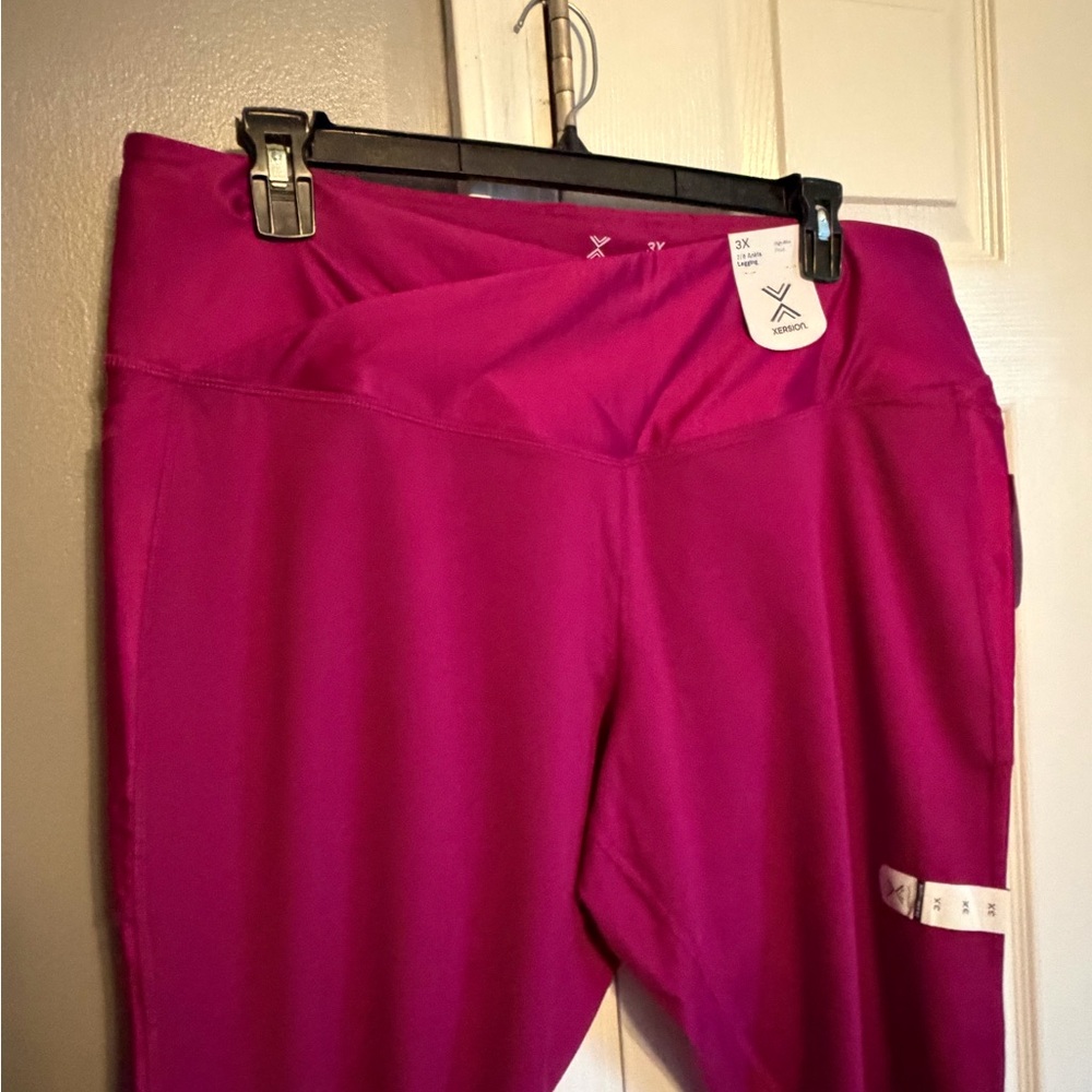 NWT - Xersion Fuchsia 7/8 Ankle Leggings, high rise, with anti odor technology